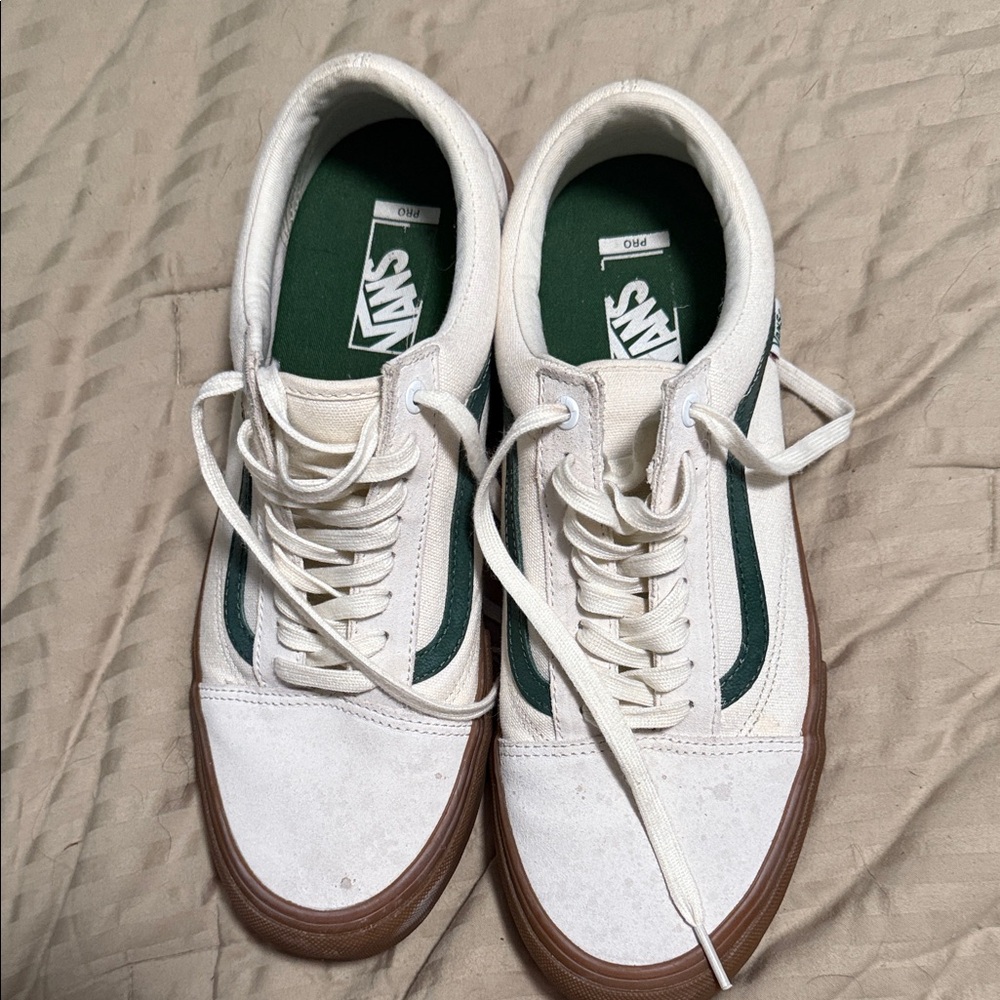 Vans White and Green Low-Top Sneakers - Picture 5 of 6